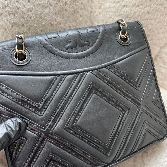 Tory Burch Fleming Shoulder Bag - Picture 3 of 9